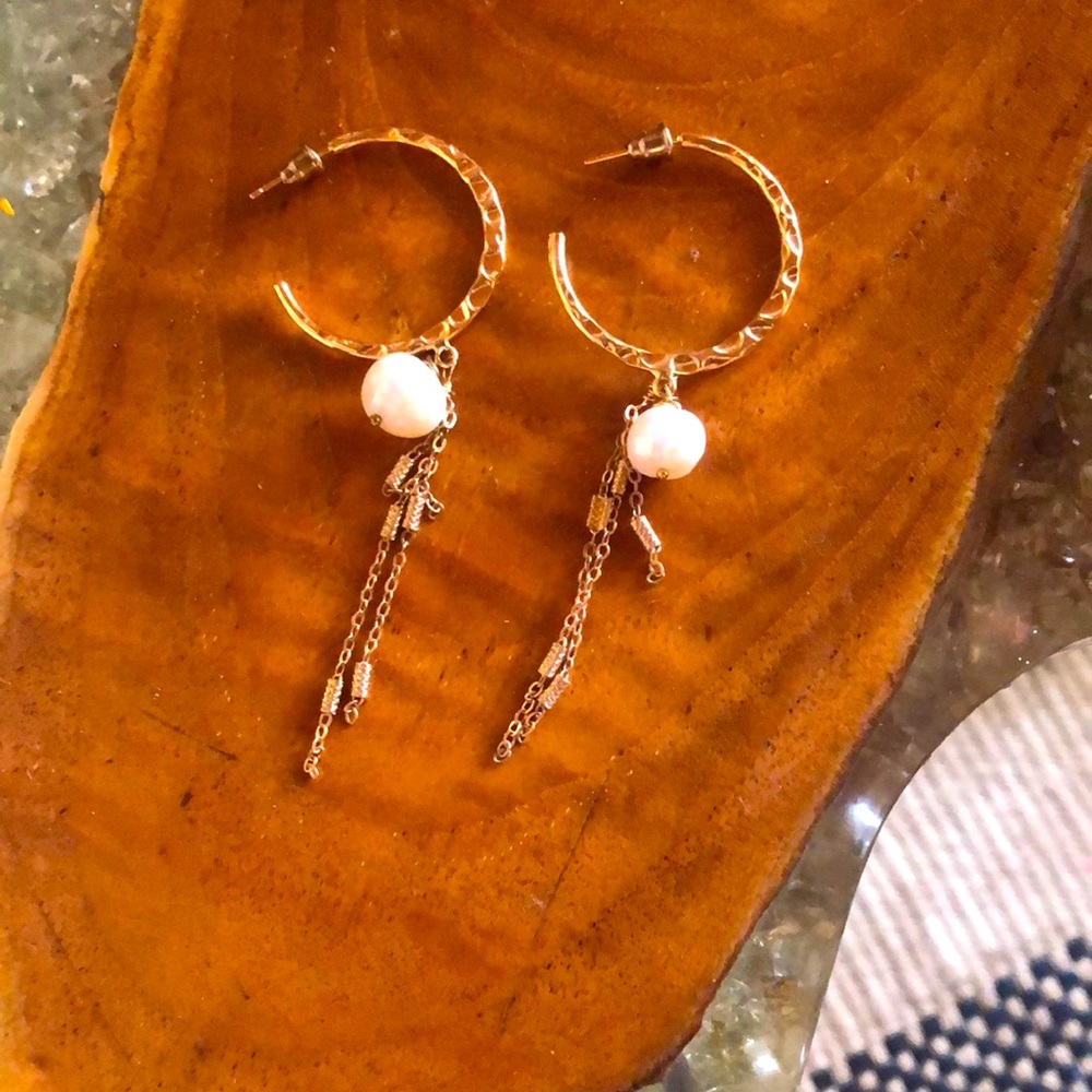 Gold Maui made drop pearl earrings